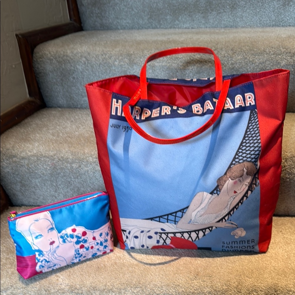 BRAND NEW 2-piece Estée Lauder Red and Blue Tote Bag Set. Includes make-up bag.